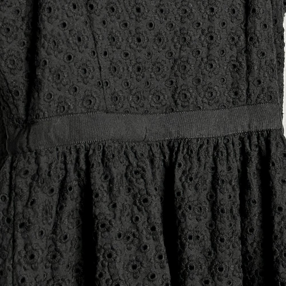 XXI Sleeveless Black Dress With Cut Out Circles and‎ Embroidery Size Small - Picture 7 of 11